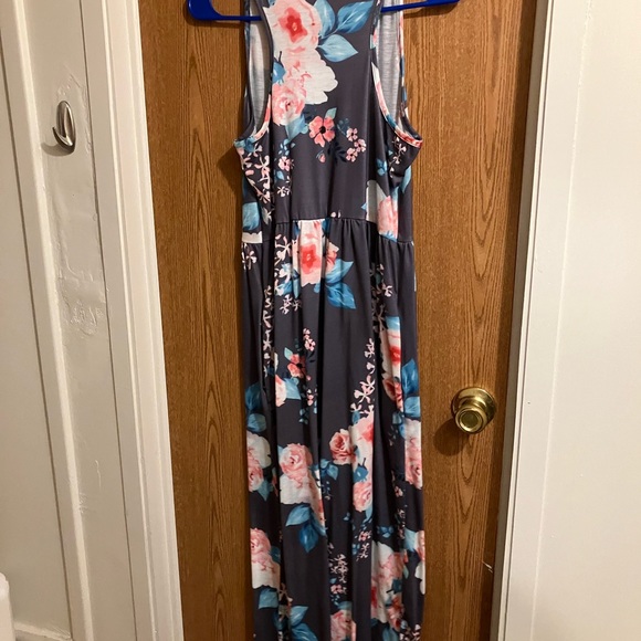 Gray floral maxi dress - Picture 2 of 2
